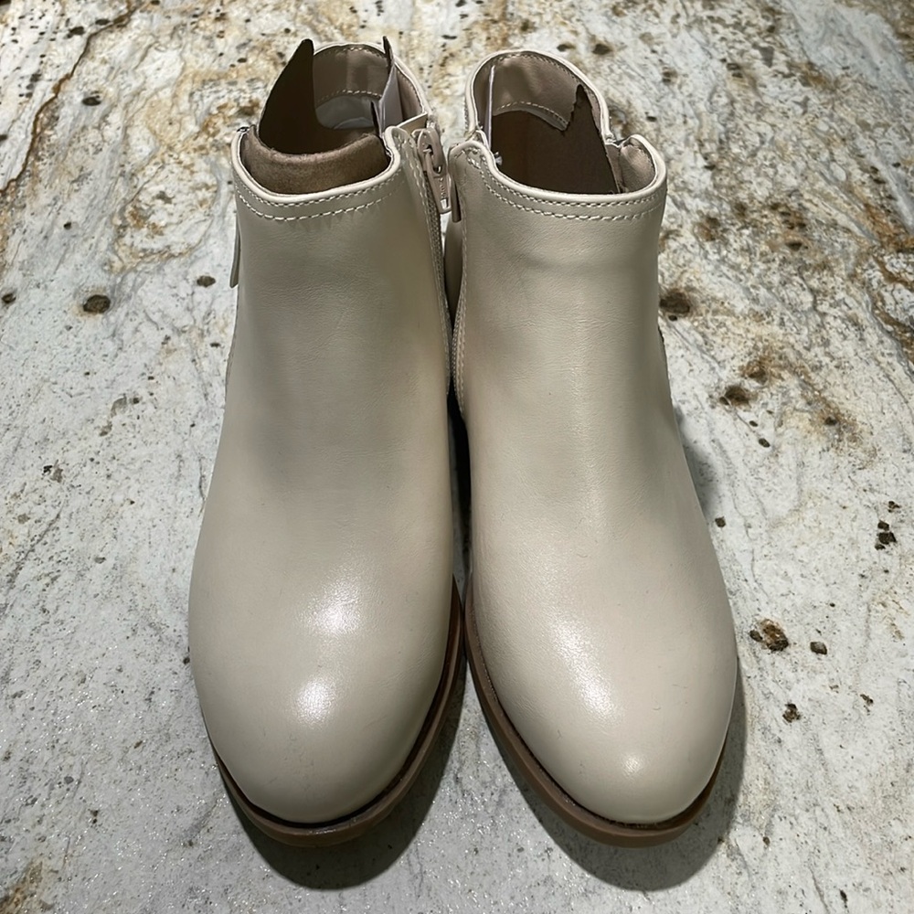 Brand new Arizona Booties